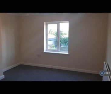 2 bedroom end of terrace house to rent - Photo 2