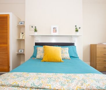 22 Manor Terrace, Headingley, Leeds, LS6 1BU - Photo 4