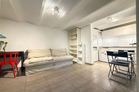 STUDIO MEUBLE DE 20 M2 EN REZ-DE-JARDIN QUARTIER AGUILLON PR - Photo 2