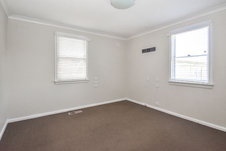 33 Lawson Crescent, - Photo 5