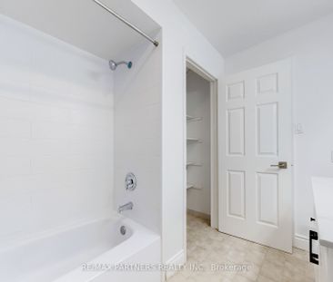 For Lease - 6 Geoffrey Crescent, Whitchurch-Stouffville, Ontario - Photo 2