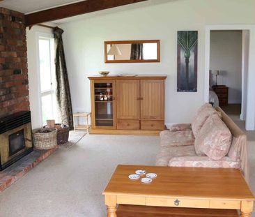 Charming Country Cottage - 2BR, 2BA - Photo 5