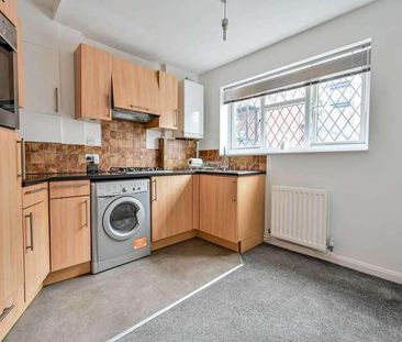 Station Approach, West Byfleet, KT14 - Photo 6
