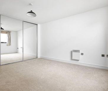 2 Bed Flat, Liberty House, E1 - Photo 2