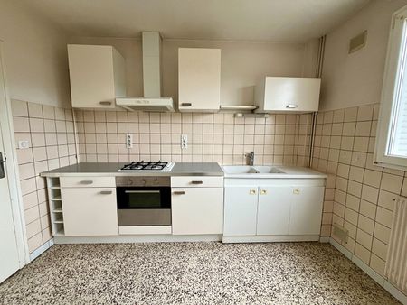 Location Appartement 3 pièces 68m² - Photo 5