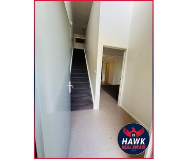 10 Fennessy Way, Forde ACT 2914 - Townhouse For Rent | Domain - Photo 2