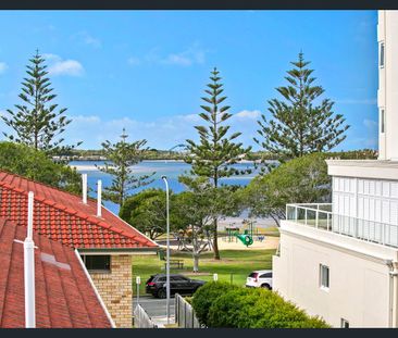 P7/39 Frank Street, Labrador, Qld 4215 - Photo 3