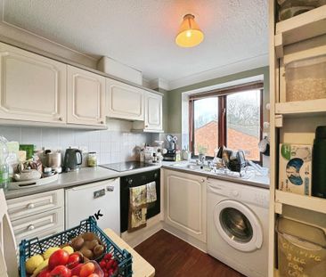 2 bedroom flat to rent - Photo 6