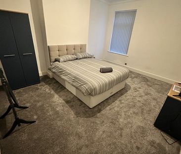 Room in a Shared House, Laird Street, CH41 - Photo 2