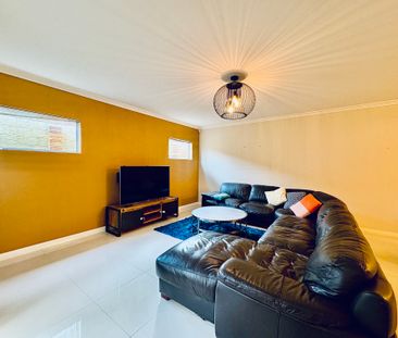 Modern 3-Bed, 2-Bath Townhouse in Secure Maylands Complex – Partial... - Photo 6