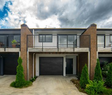Modern 2-Bedroom Townhouse - The Perfect Lock-Up and Leave - Photo 1