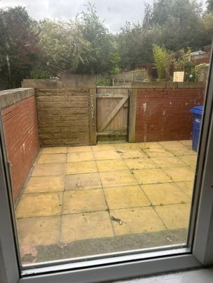 2 bedroom end of terrace house to rent - Photo 1