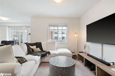 For Lease - 46 Andean Lane, Barrie, Ontario - Photo 2