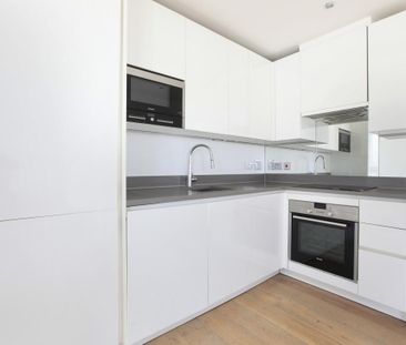 2 bedroom flat in St Luke's Avenue - Photo 1