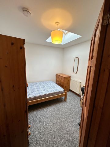 4 Bed Terraced House, Avenue Road, SO14 - Photo 2