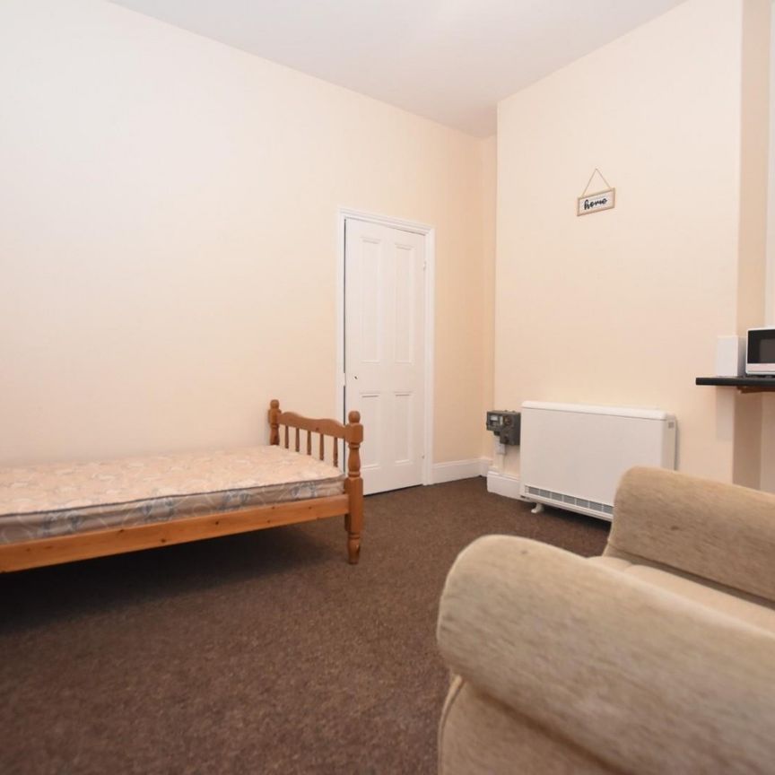 1 bedroom Flat To Let - Photo 1