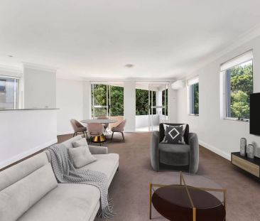 SUPERB THREE BEDROOM APARTMENT OPPOSITE RUCHCUTTERS BAY PARK - Photo 2