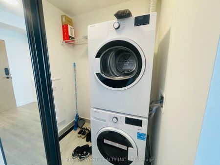 2369 Danforth Avenue #701 - Photo 5