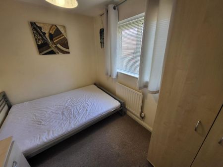 3 bedroom semi-detached house to rent - Photo 5