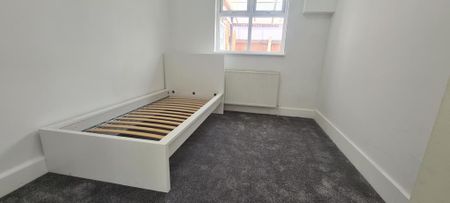 4 bedroom bungalow to rent - Photo 4