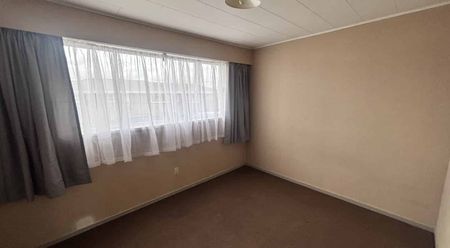 WINDSOR - 2 Bedroom unit - Photo 4