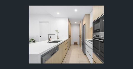 Prime Location 1 Bedroom Apartment in Stones Corner - Photo 3