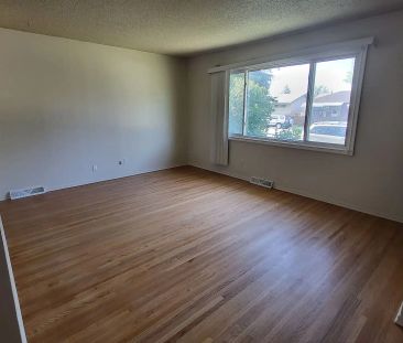 Freshly renovated 2 BEDR, CLOSE TO TRANSIT & CITY CENTRE — 2 Bedroo... - Photo 1