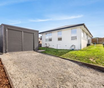 Modern Stylish Home in Glebe Hill Estate - Perfect for Modern Living - Photo 5