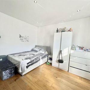 House share to rent - Photo 3