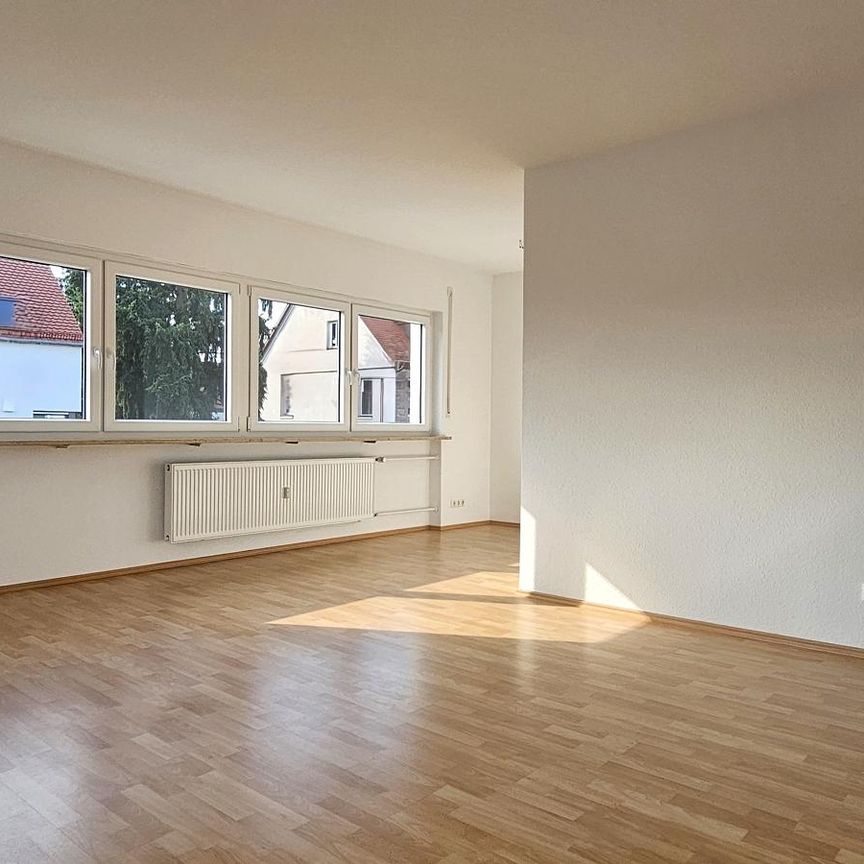 Helle 2 Zimmer Wohnung mit Balkon in zentraler Lage! - Foto 1