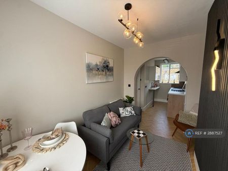 1 bedroom flat to rent - Photo 2