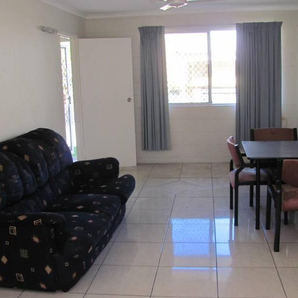 UGLY DUCKLING- but take a look inside - Photo 1