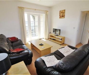 2 bedroom flat to rent - Photo 2
