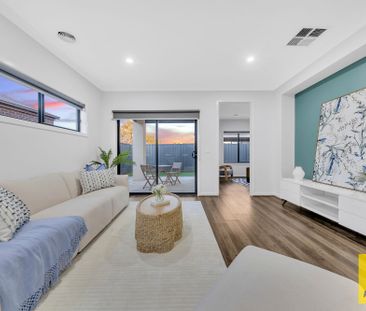 Sophisticated Contemporary Living in a Thriving Community - Photo 3