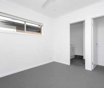 Modern family living - Photo 2