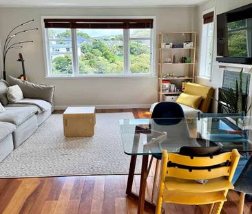 Tranquil Khandallah home - walk to train, village - Photo 1