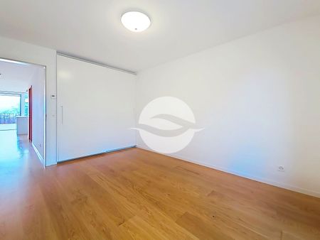 Splendid luxury accommodation with a large terrace, just a stone’s throw from the lake - Photo 3