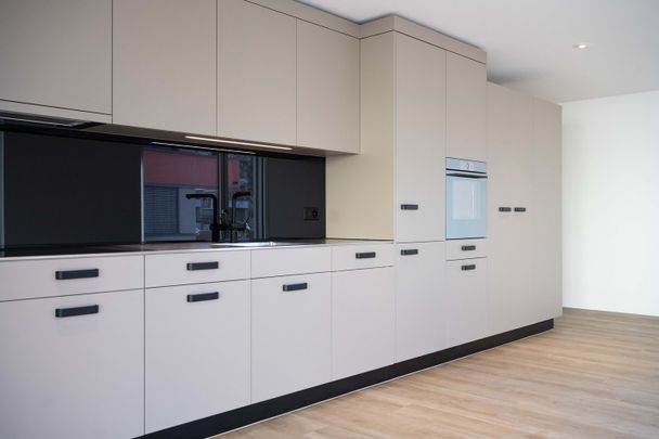 Moderne 2.5-Zimmerwohnung mit grosszügigem Balkon in Bassersdorf - Photo 1