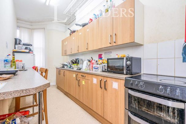 1 bedroom in a house share to rent - Photo 1
