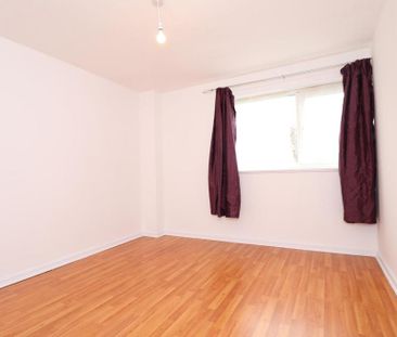 3 bedroom flat to rent - Photo 2