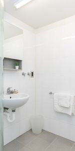 Carlton Residence-Studio Apartment - Photo 3