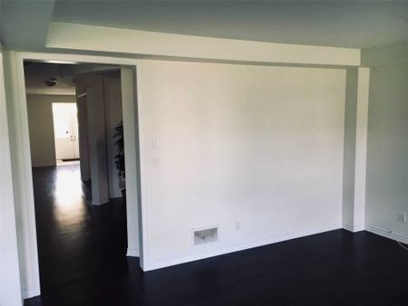 For Lease - 459 Equestrian Way, Cambridge, Ontario - Photo 4