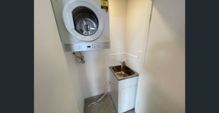 Modern 1 Bedroom Apartment in a Convenient Location - Photo 4