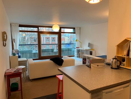 Studio Flat, Breton House Barbican, EC2Y - Photo 3