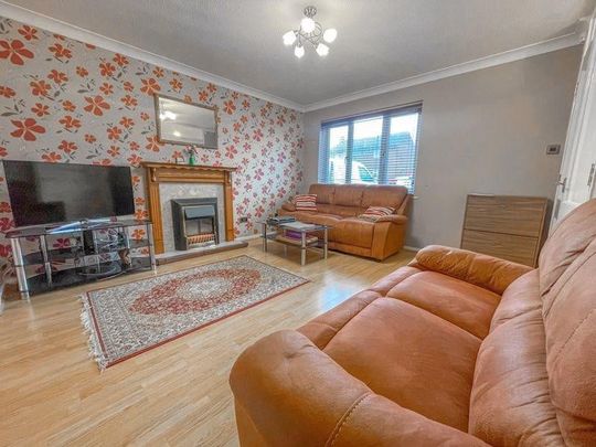 3 Bed Semi-Detached House, Enderby Road, LU3 - Photo 1