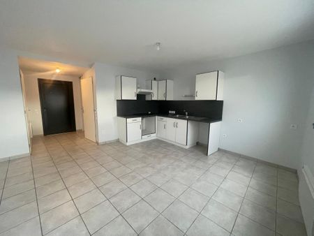 Location Appartement 3 pièces 67m² ST PAUL LES DAX 40990 - Photo 2