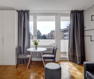 Milbertshofen: Renovated apartment with desinger furniture - Photo 3