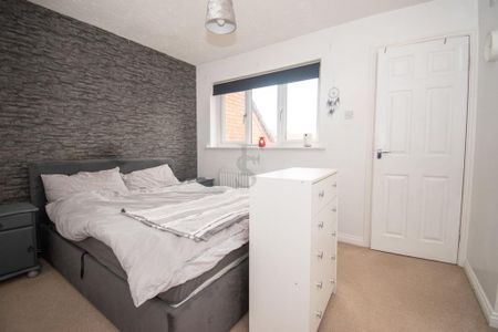 3 bedroom semi-detached house to rent - Photo 3