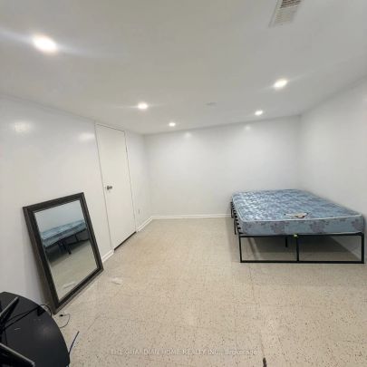 9 Keewatin Street S - Photo 1