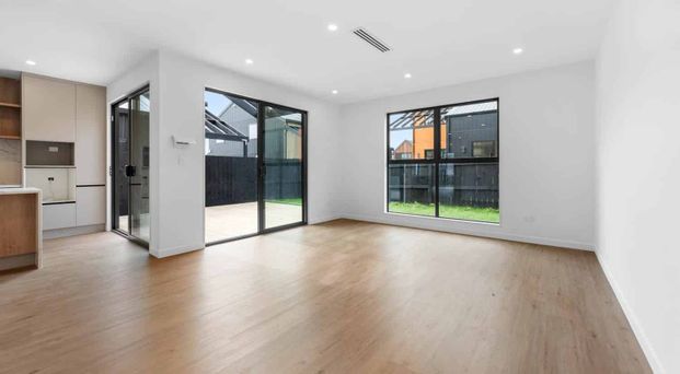 Modern 4Bed, 2Bath House in Karaka - Photo 1